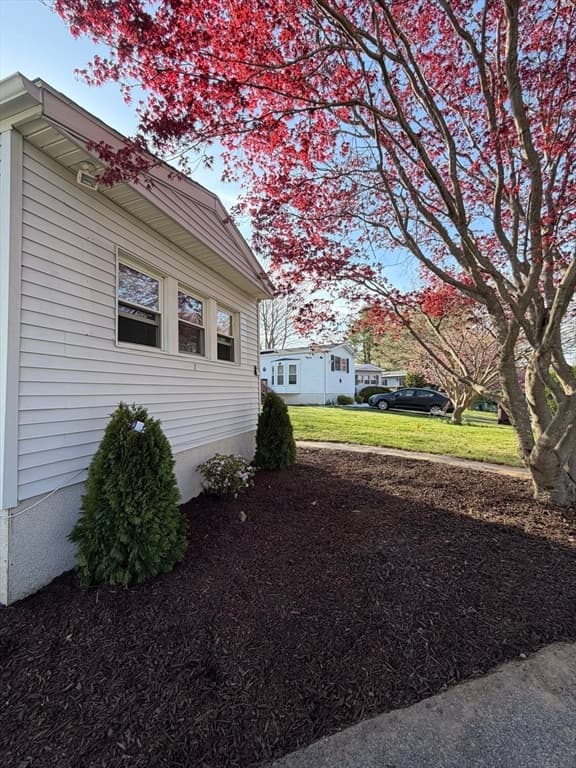 Single Family Residence at 7 Chestnut St, Rockland MA 02370, Rockland, photo 3 of 16