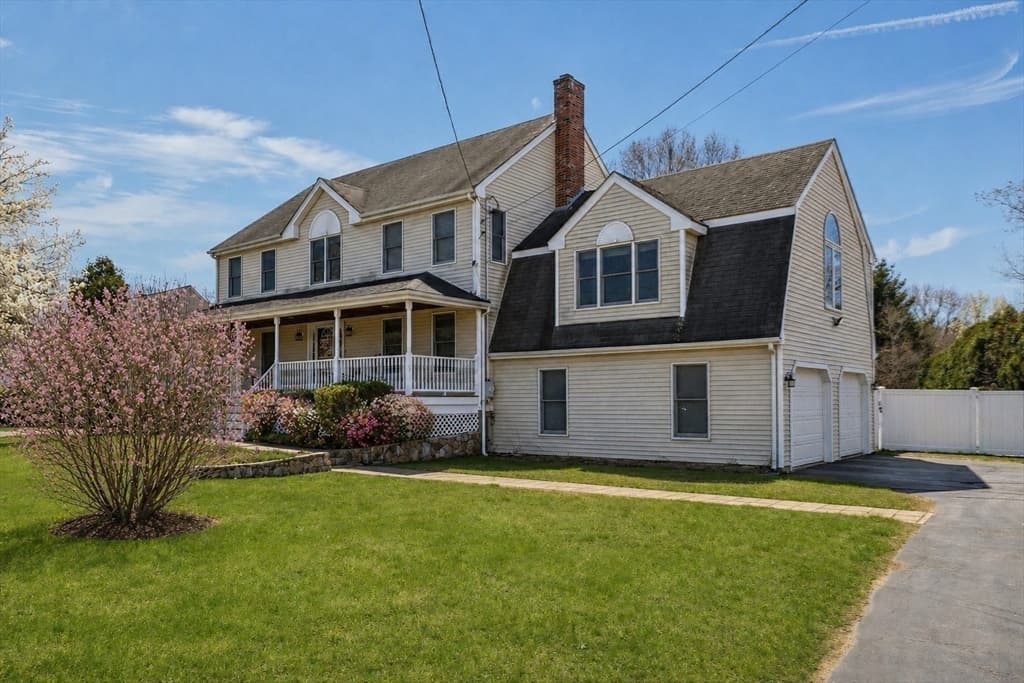 3 Taylor Rd, Bellingham MA 02019