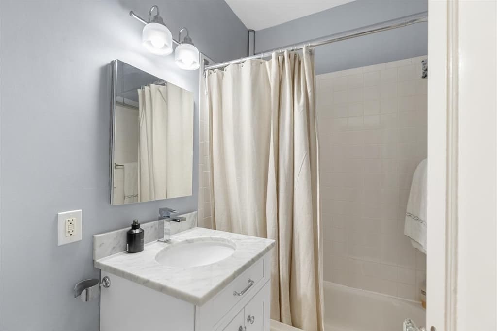 Condominium at 180 Commonwealth Ave # 7, Boston MA 02116, photo 12 of 21