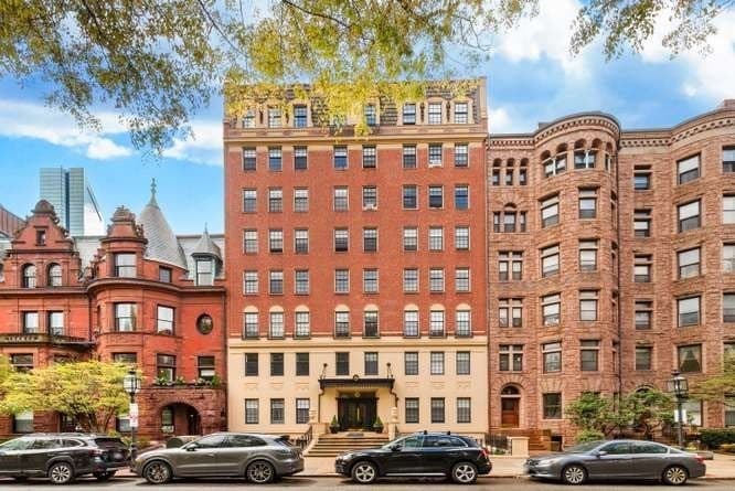 180 Commonwealth Ave # 7, Boston MA 02116