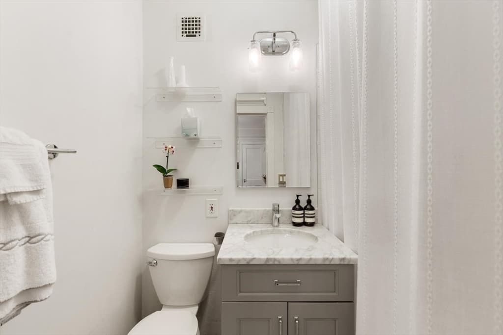 Condominium at 180 Commonwealth Ave # 7, Boston MA 02116, photo 9 of 21