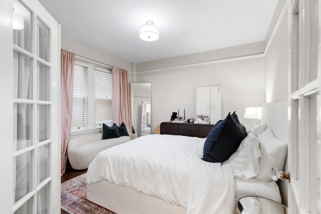 Condominium at 180 Commonwealth Ave # 7, Boston MA 02116, photo 11 of 21