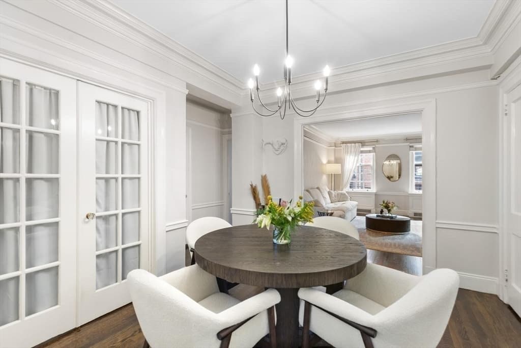 Condominium at 180 Commonwealth Ave # 7, Boston MA 02116, photo 4 of 21