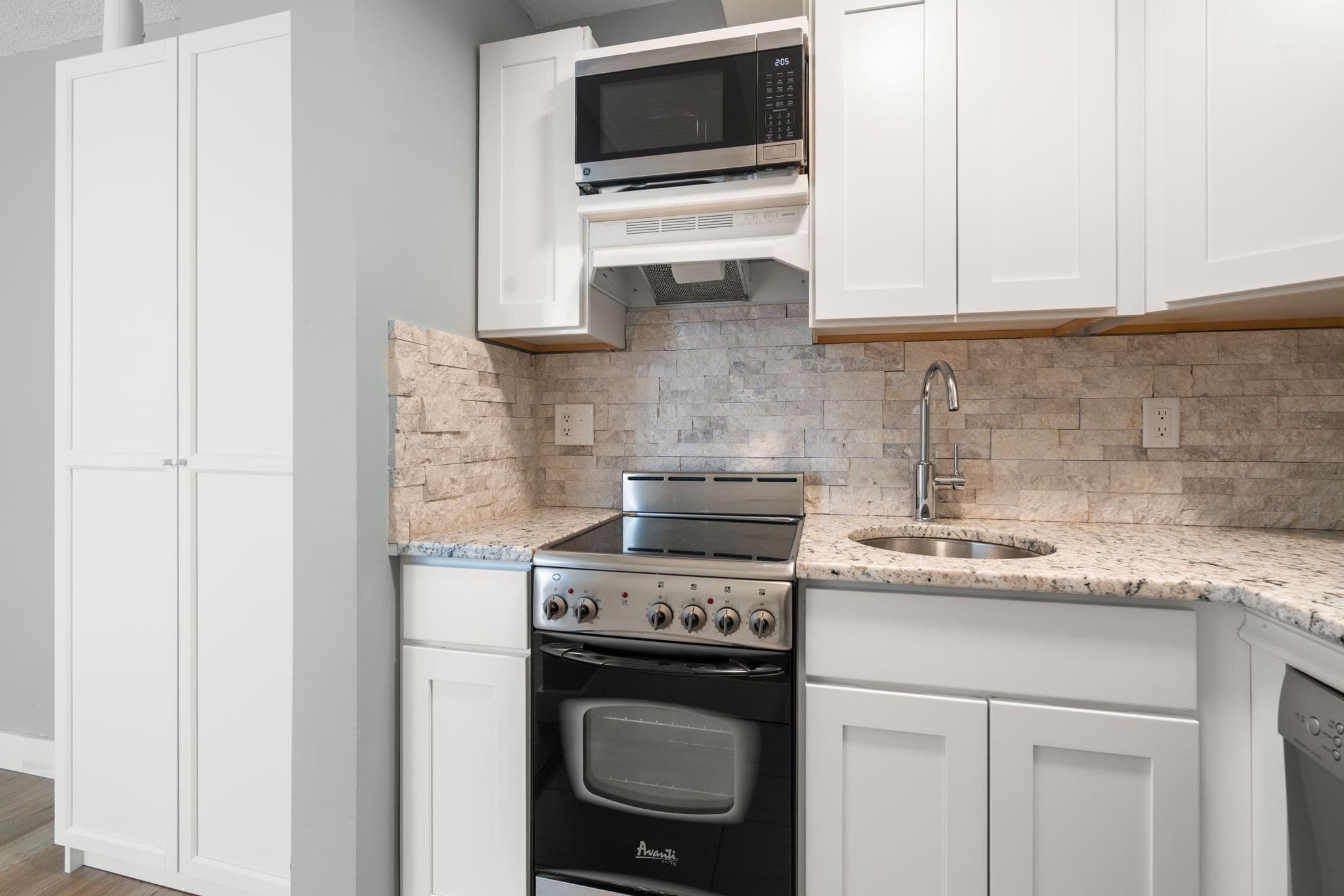 Condominium at 2089 Dorchester Ave Unit 2, Boston MA 02124, Boston, photo 9 of 21