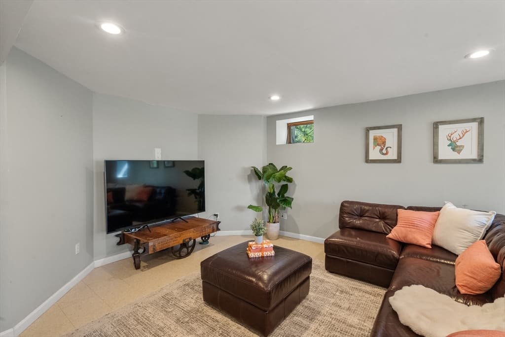 Single Family Residence at 189 Mount Vernon St, Newton MA 02465, Newton, photo 30 of 35