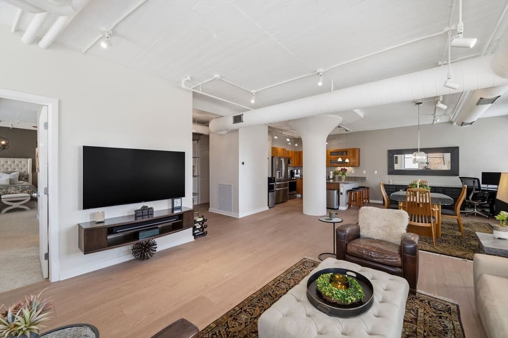 Condominium at 210 South St # 2, Boston MA 02111, photo 16 of 42