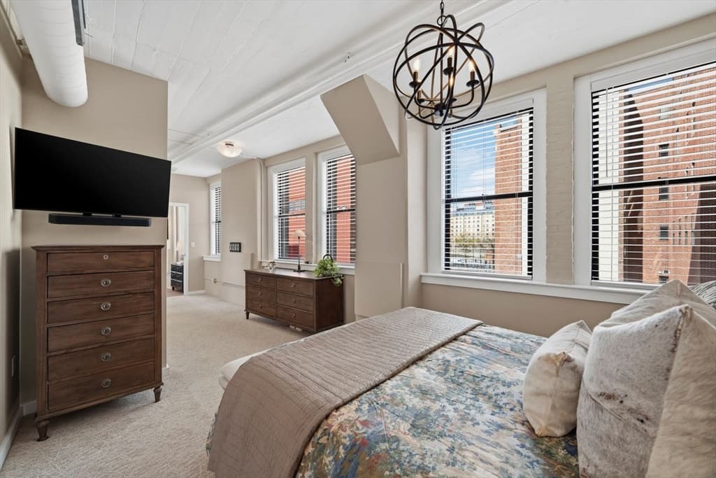 Condominium at 210 South St # 2, Boston MA 02111, photo 22 of 42