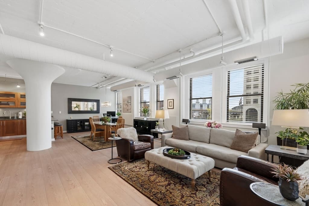 210 South St # 2, Boston MA 02111
