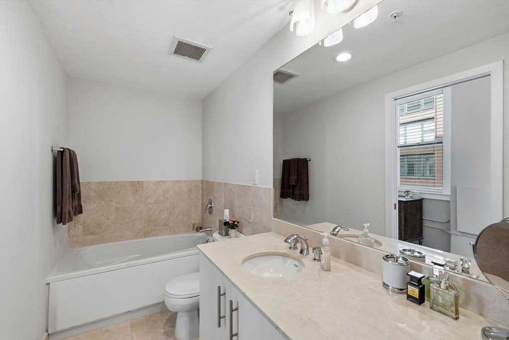 Condominium at 210 South St # 2, Boston MA 02111, photo 20 of 42