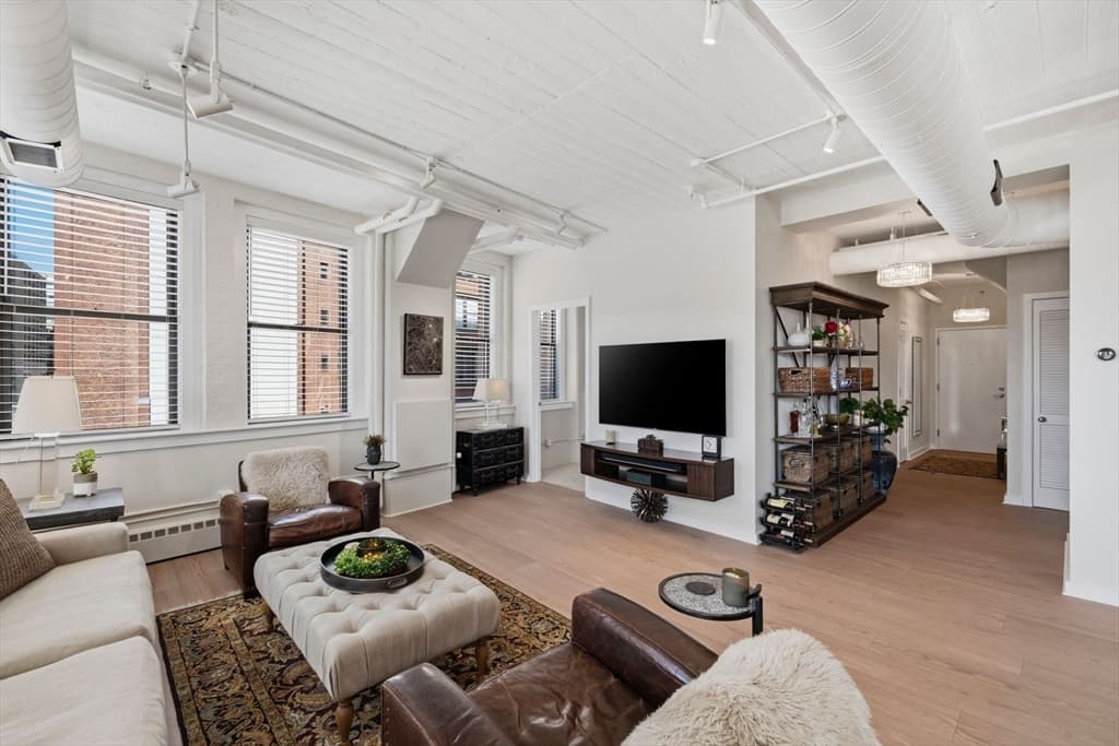 Condominium at 210 South St # 2, Boston MA 02111, photo 24 of 42