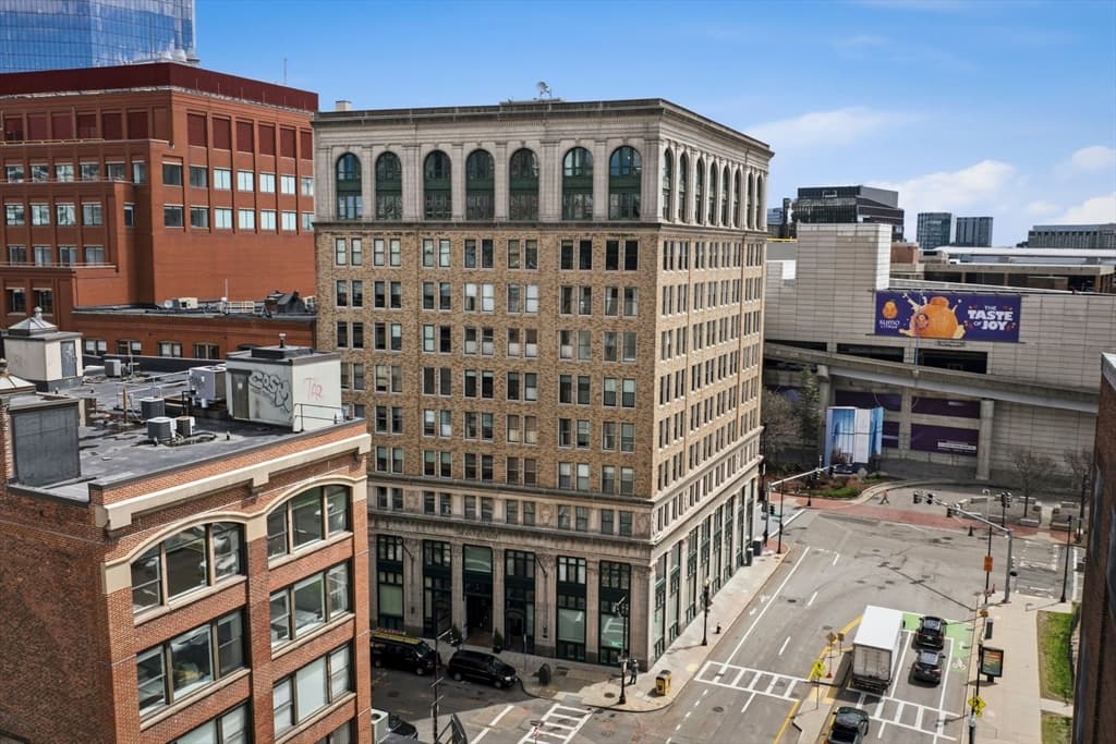 Condominium at 210 South St # 2, Boston MA 02111, photo 34 of 42
