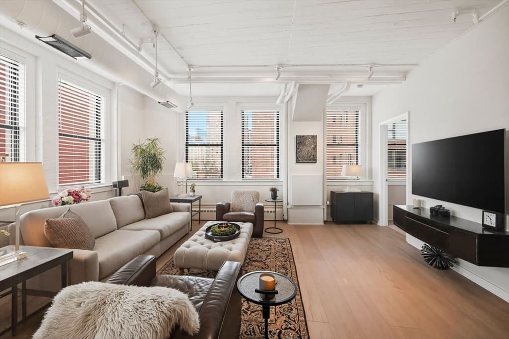 Condominium at 210 South St # 2, Boston MA 02111, photo 14 of 42