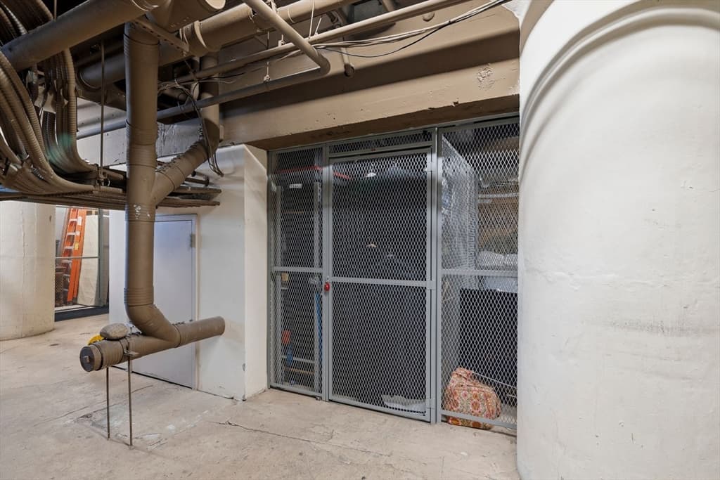 Condominium at 210 South St # 2, Boston MA 02111, photo 31 of 42