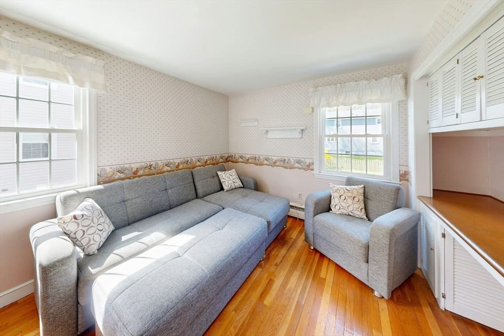 Single Family Residence at 15 Rose St, Milton MA 02186, photo 5 of 18