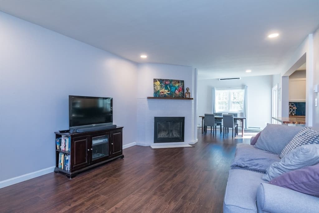 Condominium at 6 Duncan Dr # B, Deerfield MA 01373, Deerfield, photo 5 of 33