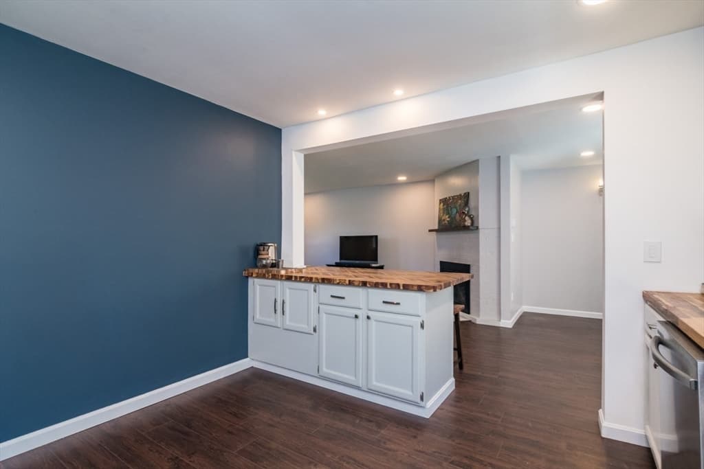 Condominium at 6 Duncan Dr # B, Deerfield MA 01373, Deerfield, photo 14 of 33