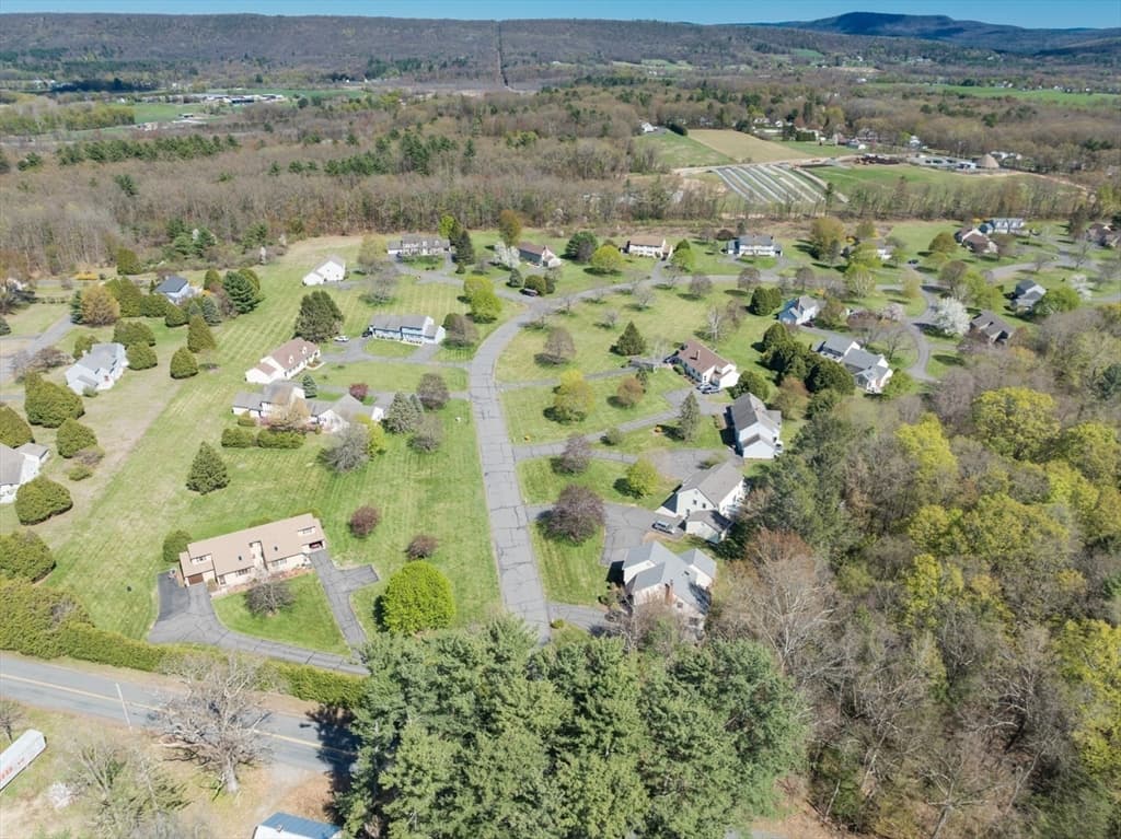 Condominium at 6 Duncan Dr # B, Deerfield MA 01373, Deerfield, photo 29 of 33