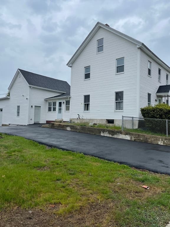 192 Hildreth St, Lowell MA 01850 photo 4