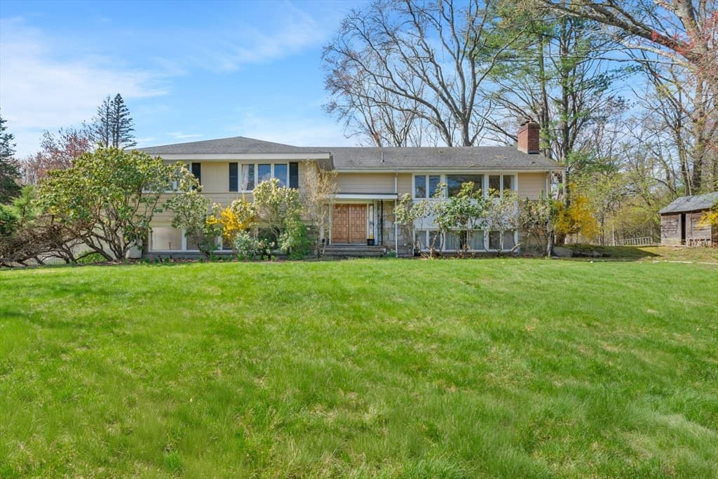 14 October Ln, Weston MA 02493