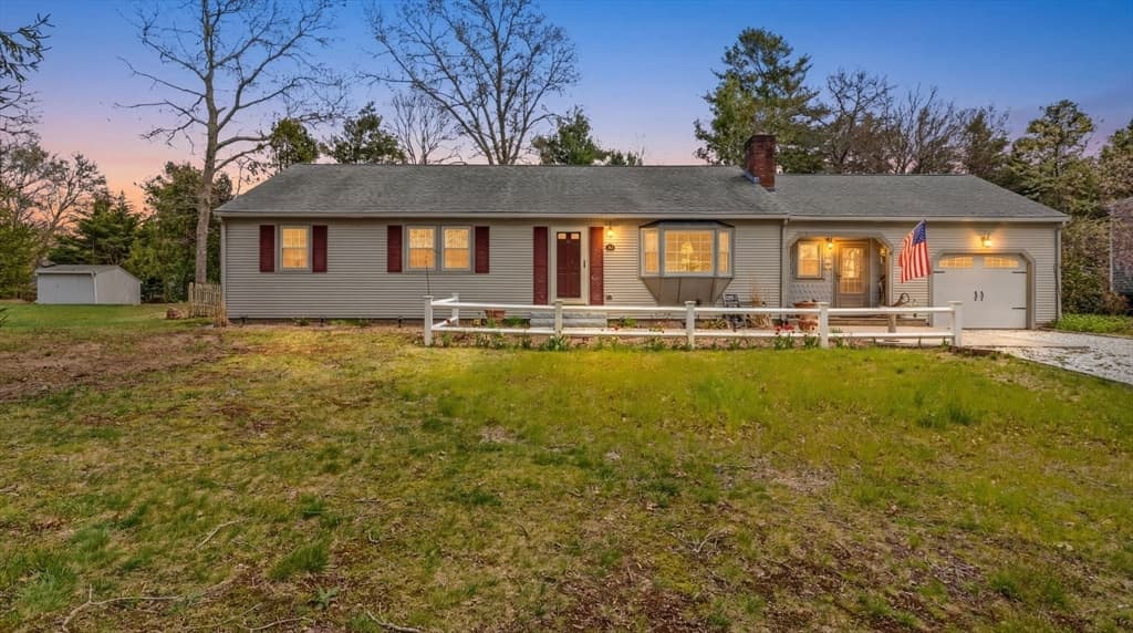 53 Hadrada Ln, Barnstable MA 02632