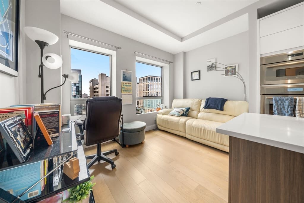 Condominium at 100 Shawmut Ave # 811, Boston MA 02118, photo 3 of 37