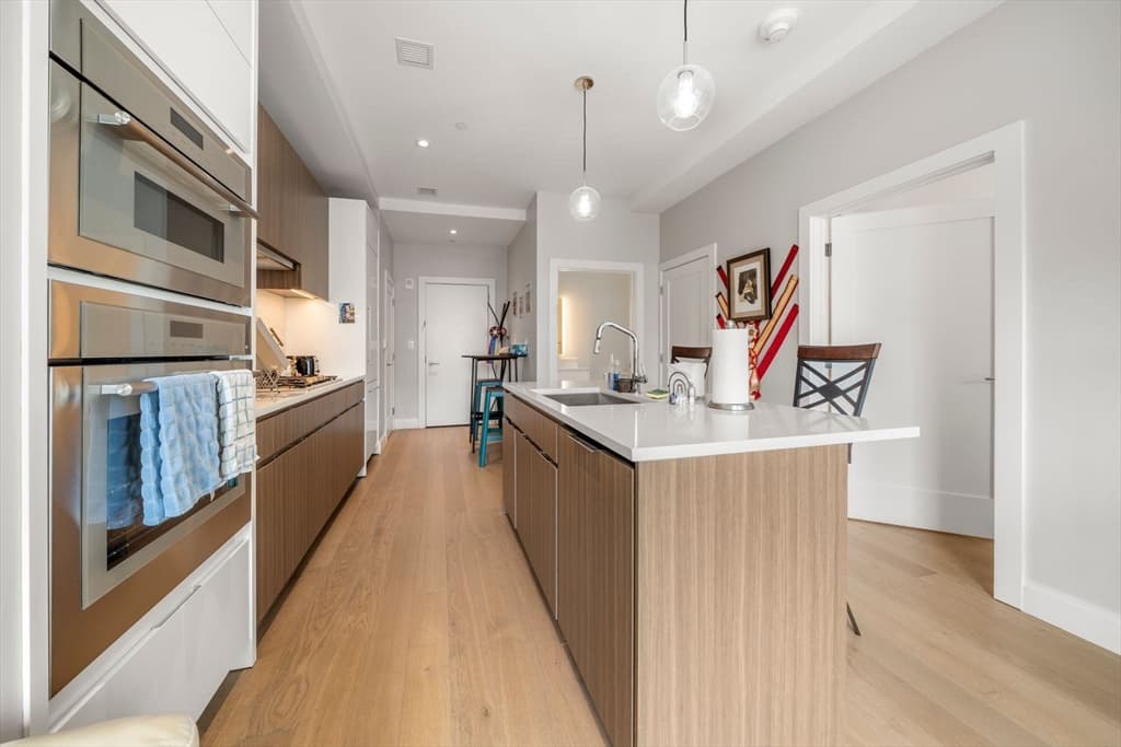 Condominium at 100 Shawmut Ave # 811, Boston MA 02118, photo 5 of 37