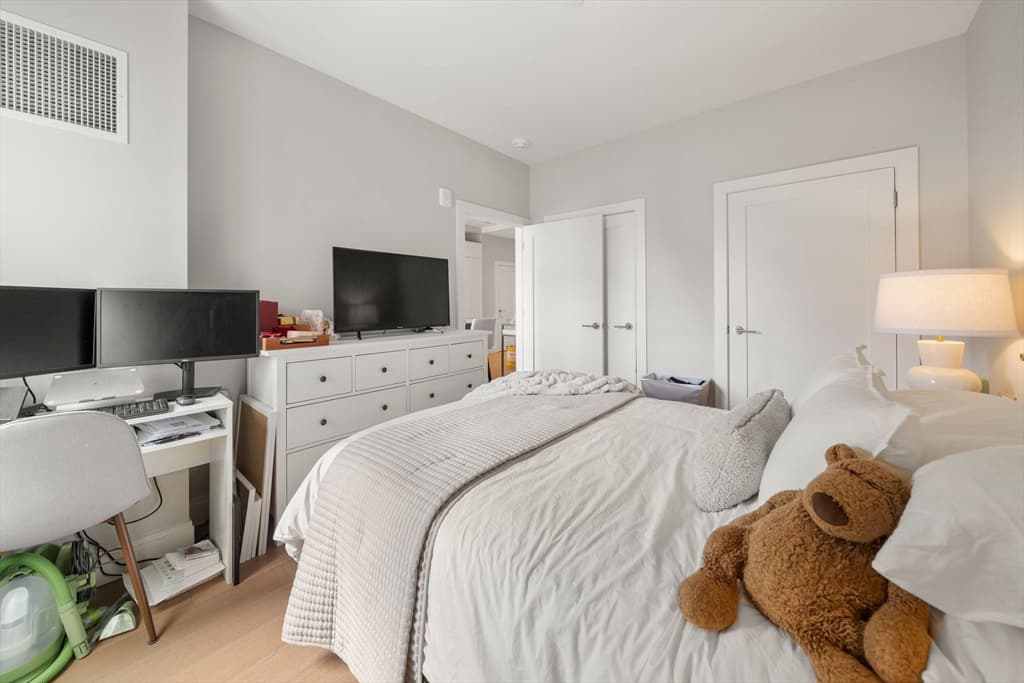 Condominium at 100 Shawmut Ave # 911, Boston MA 02118, photo 16 of 36
