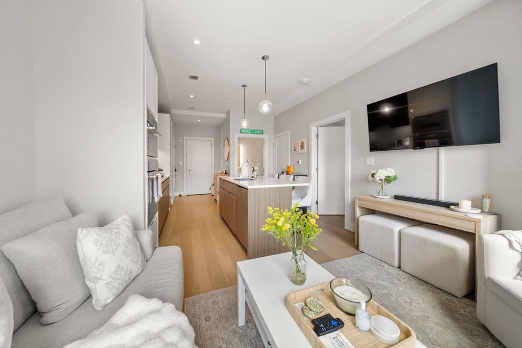 Condominium at 100 Shawmut Ave # 911, Boston MA 02118, photo 7 of 36