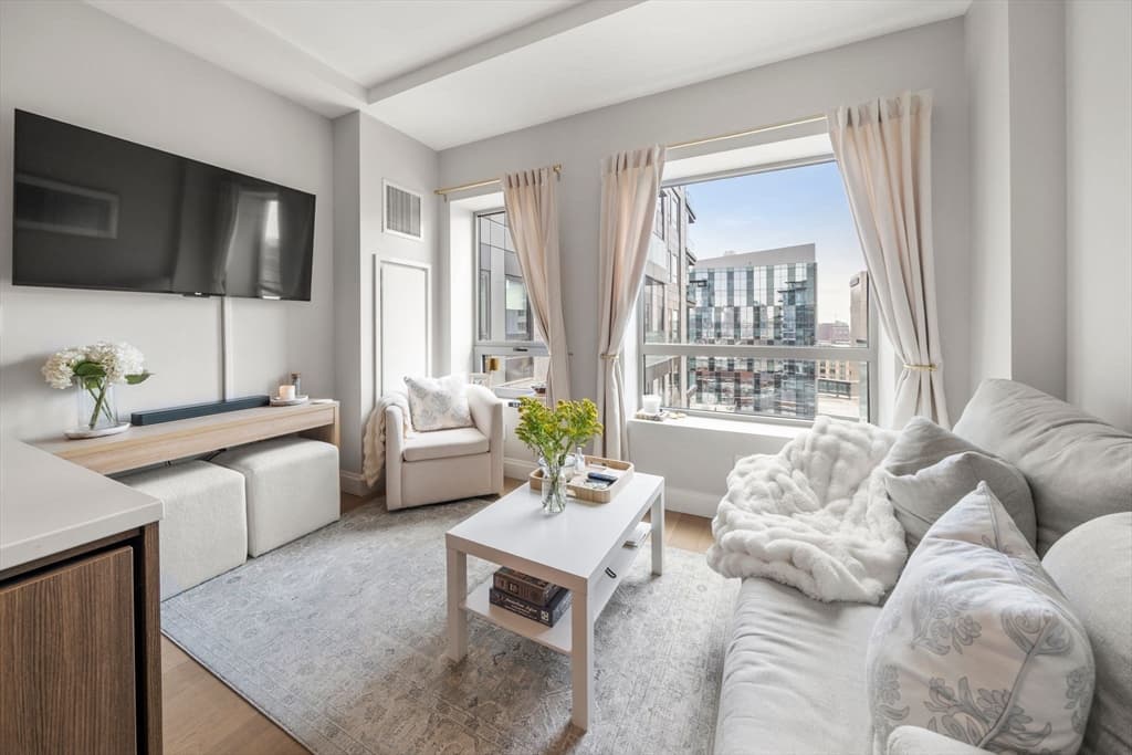 Condominium at 100 Shawmut Ave # 911, Boston MA 02118, photo 5 of 36