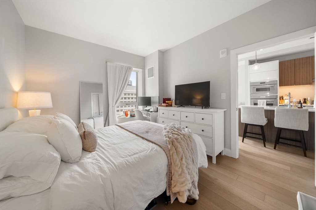 Condominium at 100 Shawmut Ave # 911, Boston MA 02118, photo 14 of 36