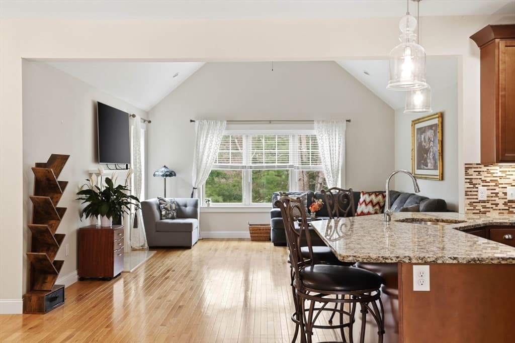 Single Family Residence at 15 Southview Way, Plymouth MA 02360, photo 6 of 24