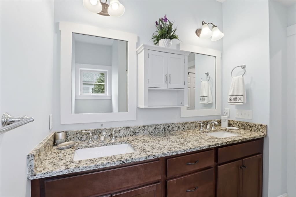 Single Family Residence at 15 Southview Way, Plymouth MA 02360, photo 12 of 24