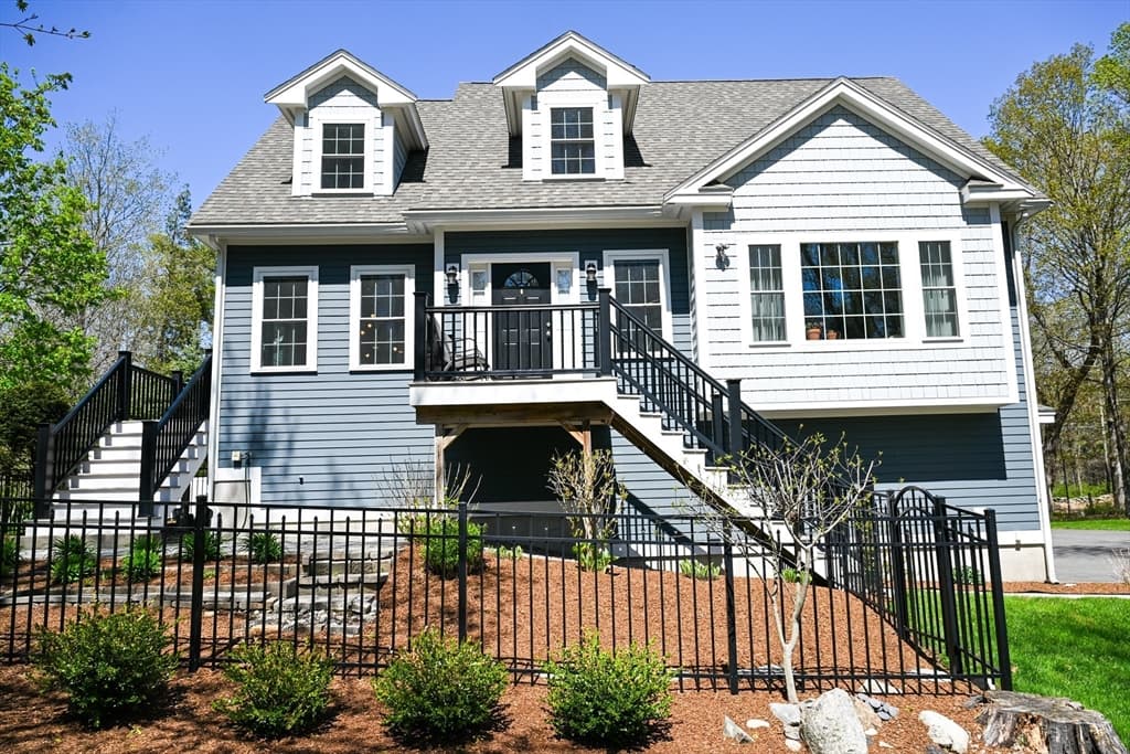 60 Harding St # C, Medfield MA 02052
