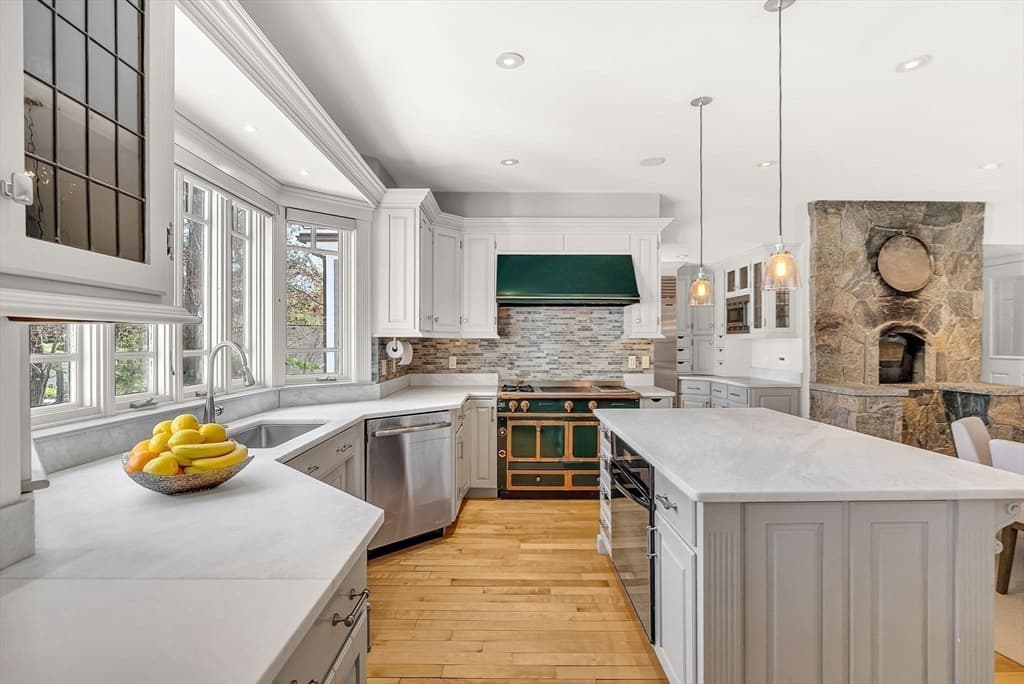 1 Graystone Ln, Weston MA 02493 photo 16