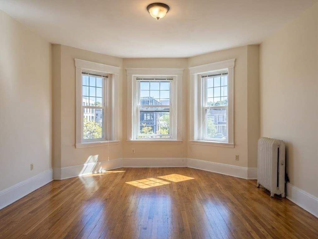 Condominium at 1177 Commonwealth Ave # 6, Boston MA 02134, photo 4 of 11