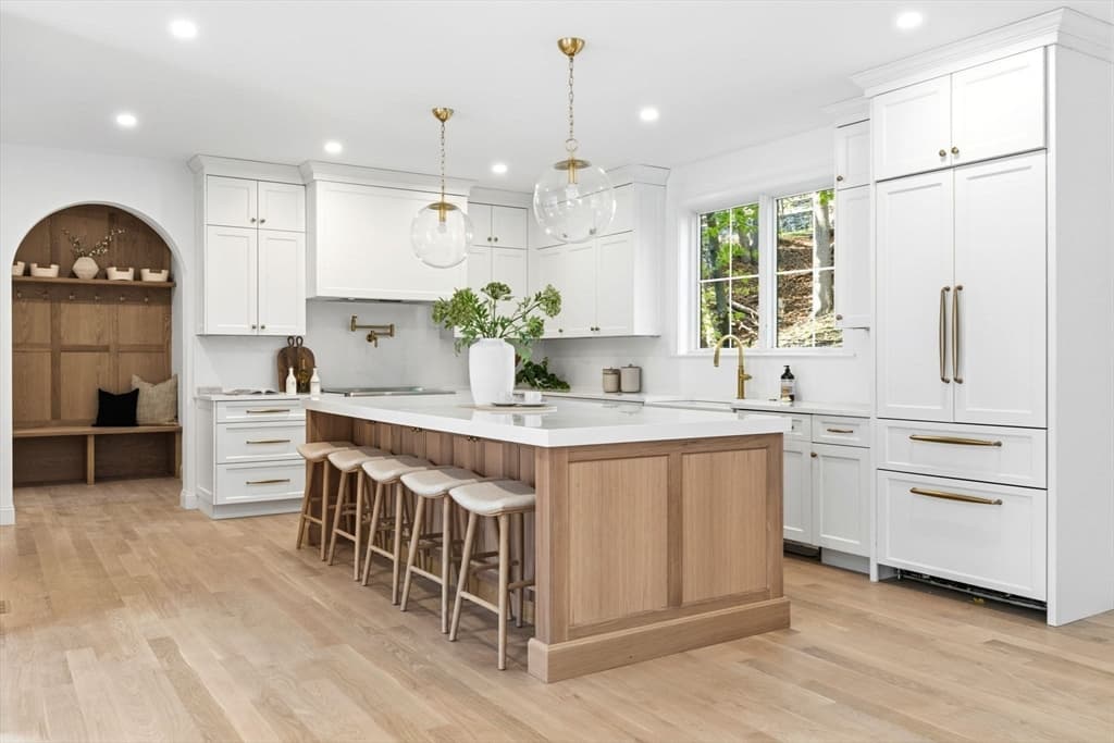 8 Priscilla Ln, Winchester MA 01890