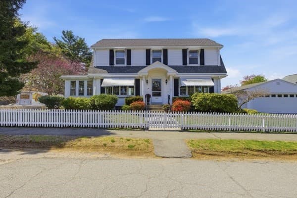 Single Family Residence at 57 Cumberland Circle, Lynn MA 01904, photo 8 of 40