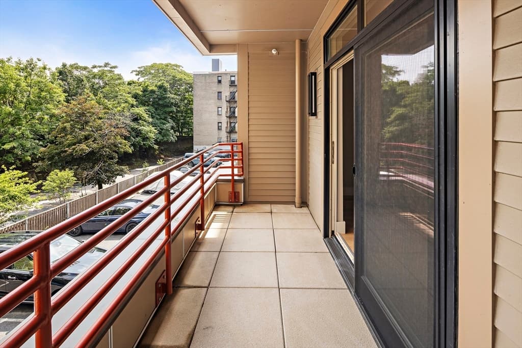 Condominium at 1650 Commonwealth Ave # 204, Boston MA 02135, photo 9 of 29