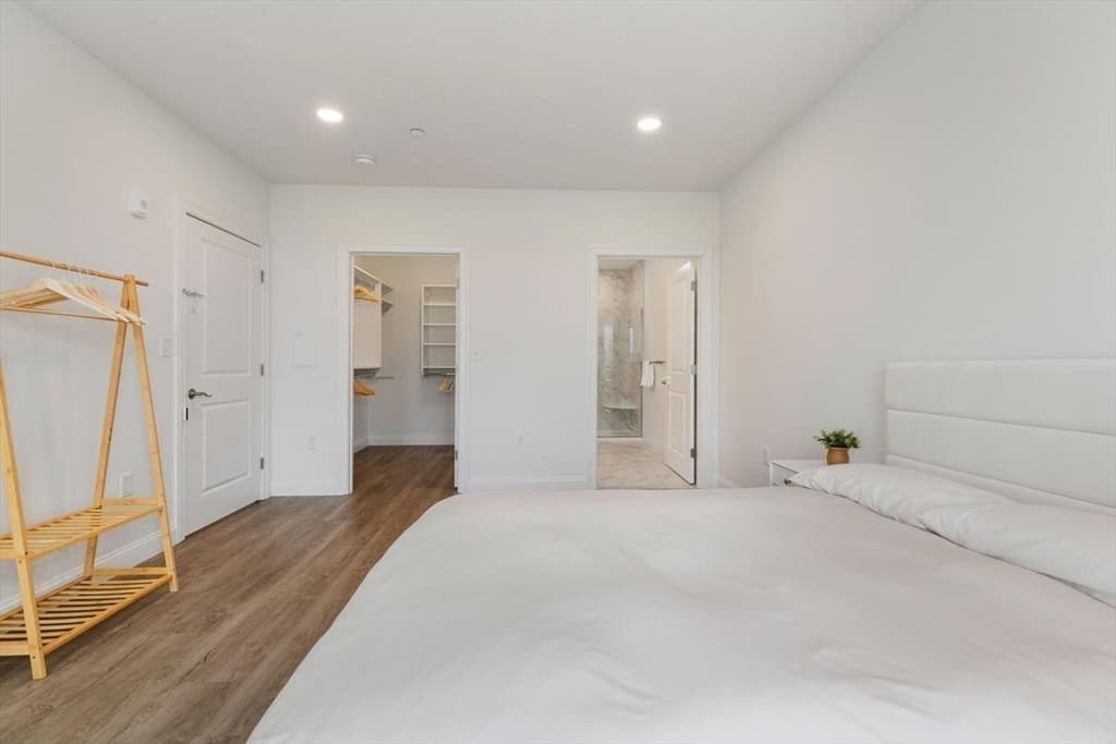Condominium at 320 Middlesex Ave # E307, Medford MA 02155, photo 17 of 37
