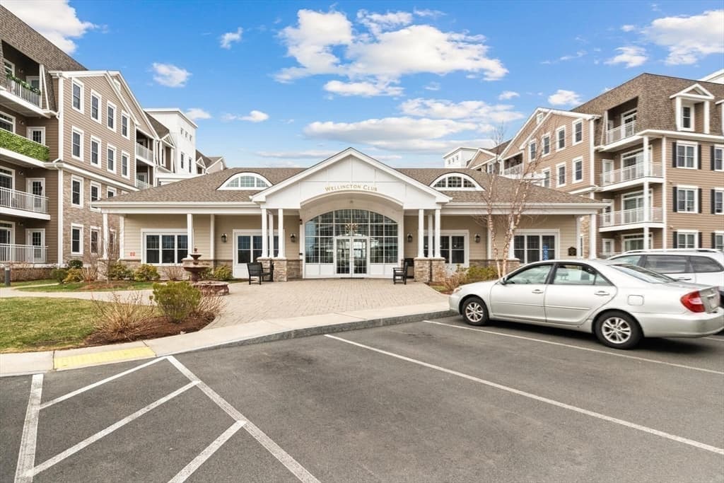 Condominium at 320 Middlesex Ave # E307, Medford MA 02155, photo 32 of 37