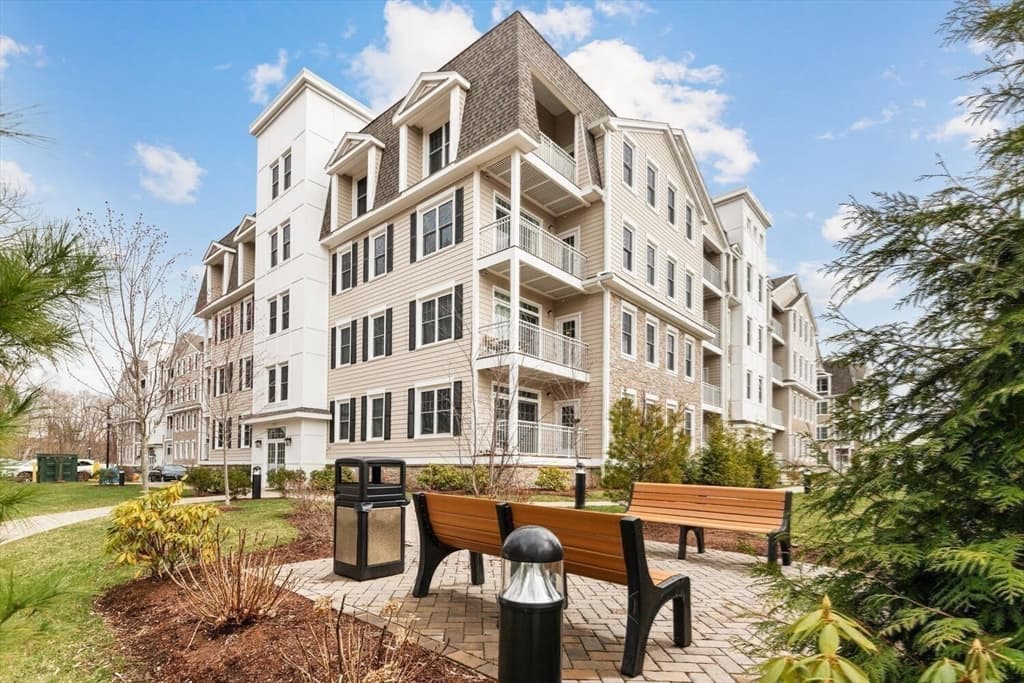 Condominium at 320 Middlesex Ave # E307, Medford MA 02155, photo 28 of 37