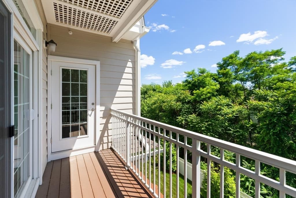 Condominium at 320 Middlesex Ave # E307, Medford MA 02155, photo 9 of 37