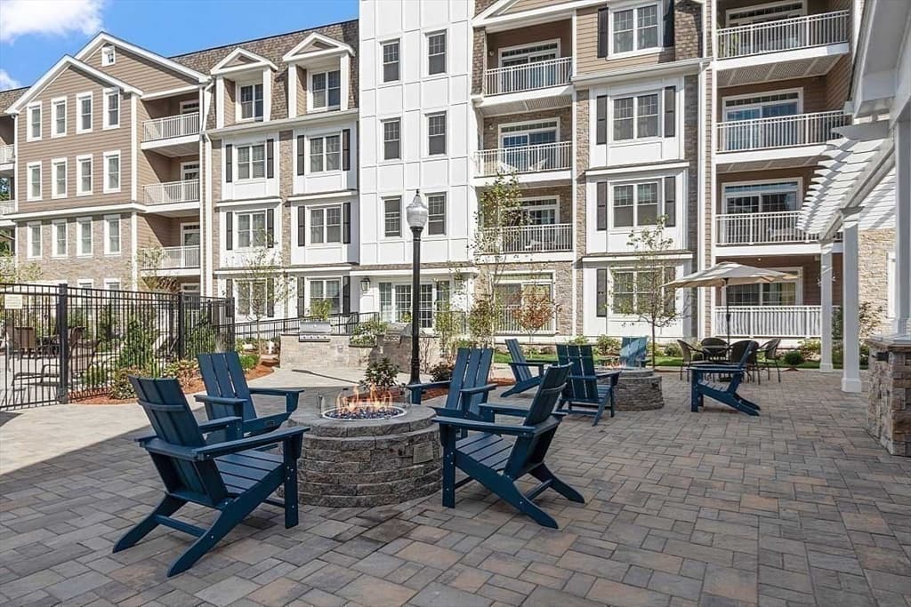 Condominium at 320 Middlesex Ave # E307, Medford MA 02155, photo 30 of 37