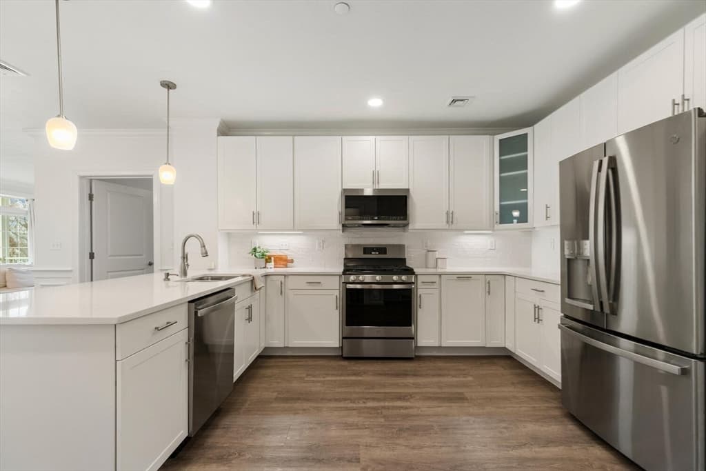 Condominium at 320 Middlesex Ave # E307, Medford MA 02155, photo 11 of 37