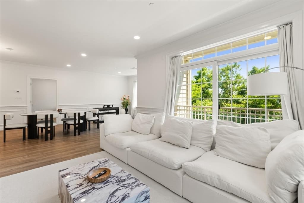 Condominium at 320 Middlesex Ave # E307, Medford MA 02155, photo 4 of 37