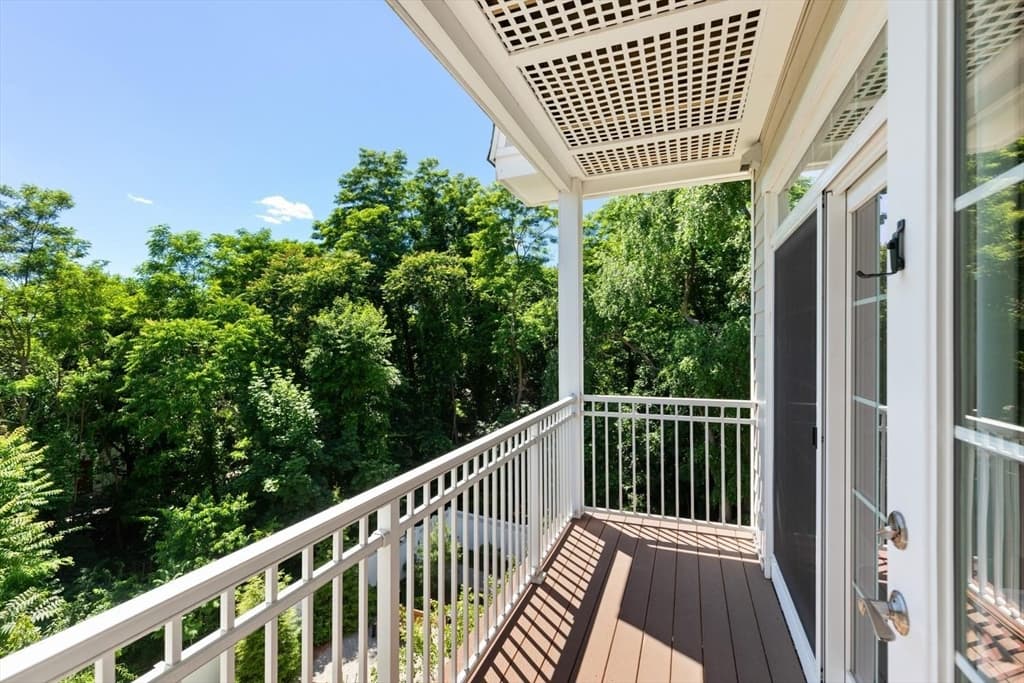 Condominium at 320 Middlesex Ave # E307, Medford MA 02155, photo 8 of 37
