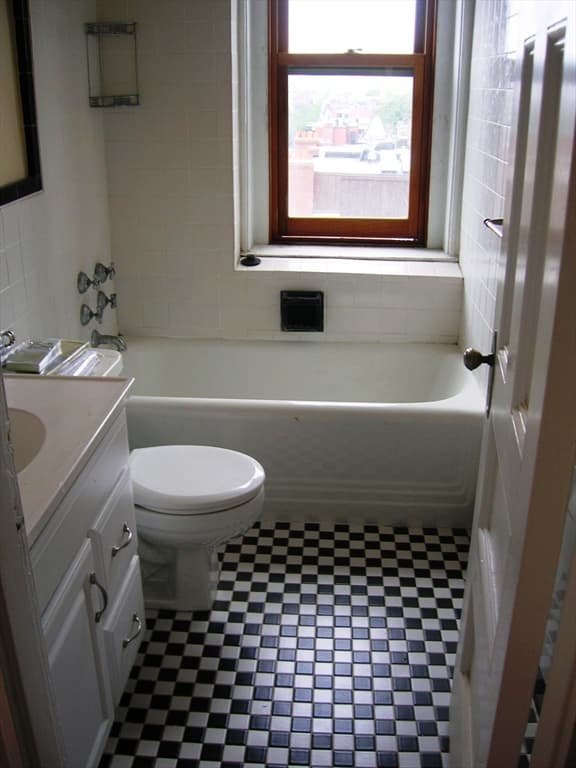 Condominium at 8 Garrison St # 706, Boston MA 02116, photo 12 of 14