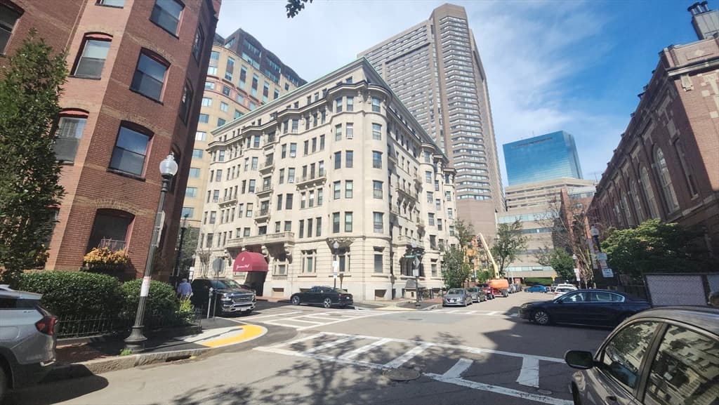 8 Garrison St # 706, Boston MA 02116