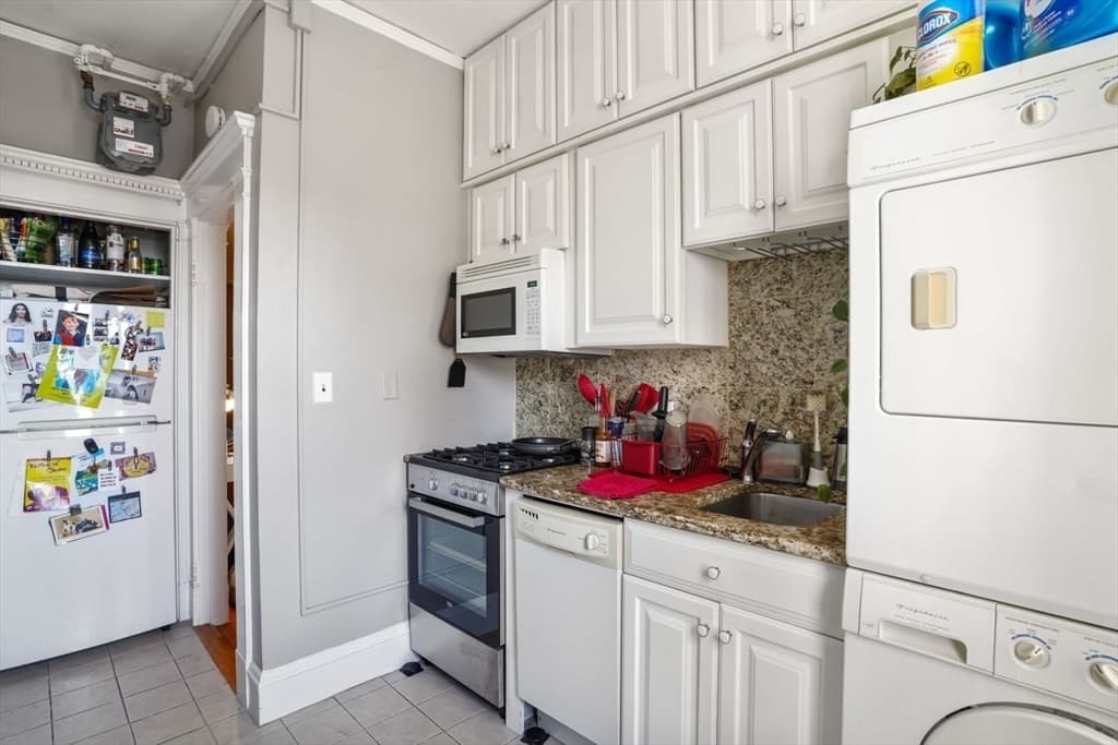 Condominium at 8 Garrison St # 706, Boston MA 02116, photo 10 of 14