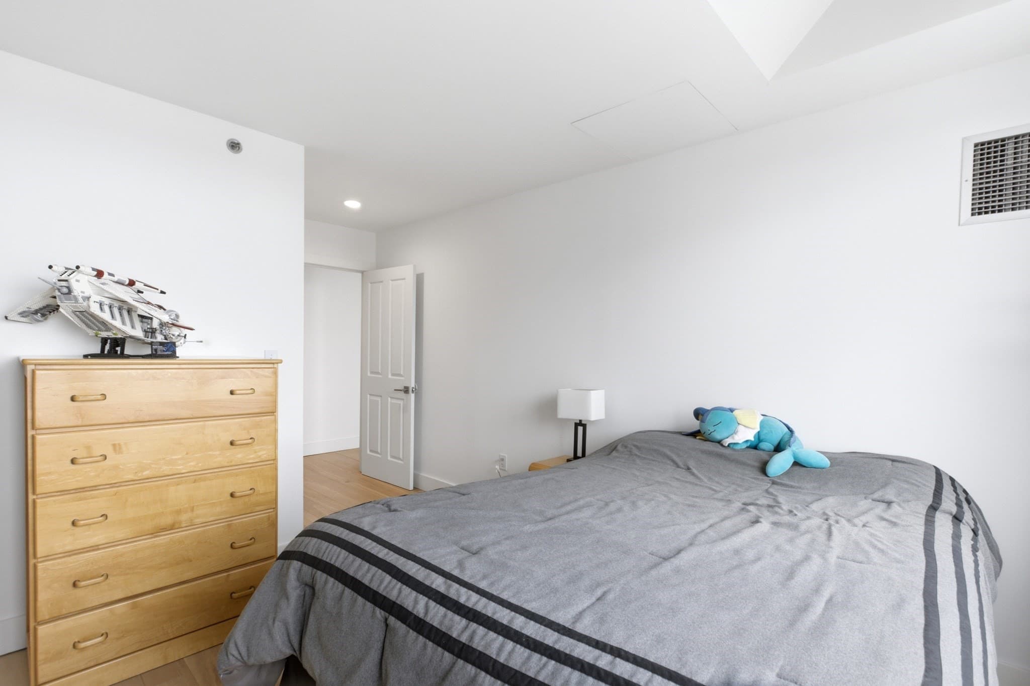 Condominium at 8-12 Museum Way # 2403, Cambridge MA 02141, Cambridge, photo 13 of 29
